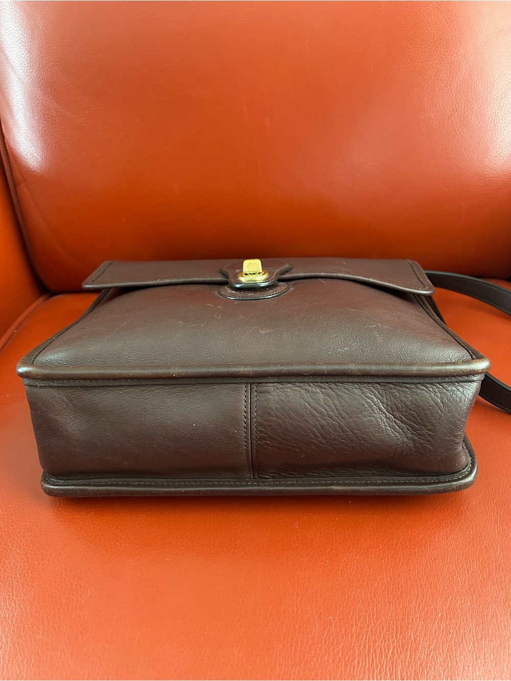 Vintage Coach Willis handbag 9927 in dark mahogany brown. Great condition! - Picture 9 of 16